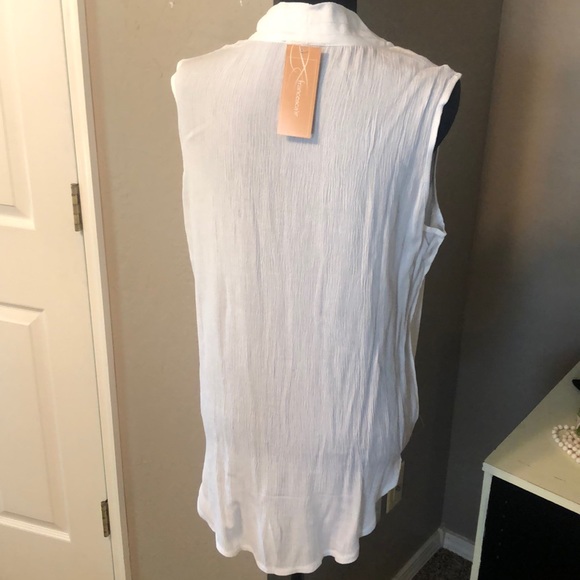 White Francesca’s Summer Top - Picture 2 of 3